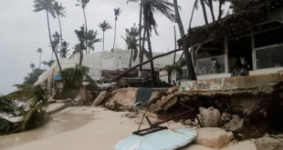 الإعصار فيونا يخلف الدمار في منطقة البحر الكاريبي